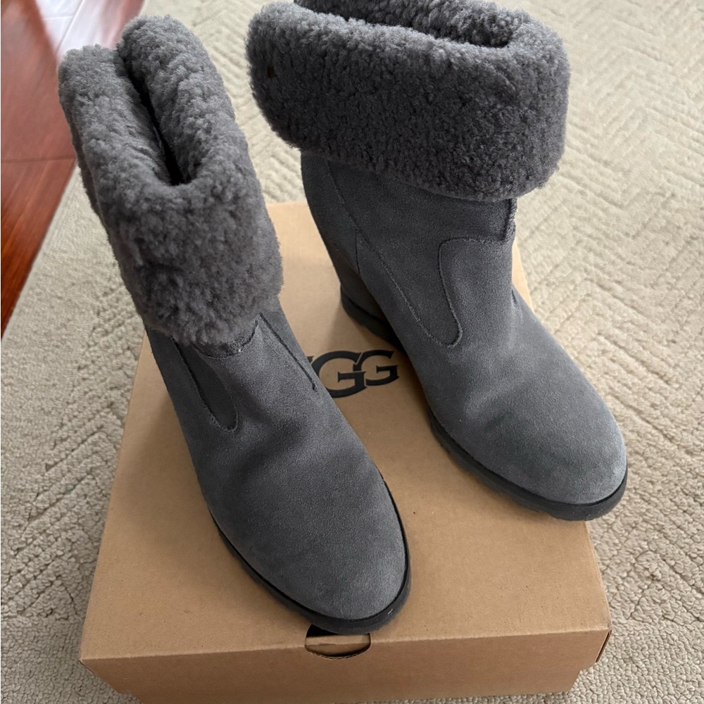 UGG Women's Gray Sheepskin Winter Boots